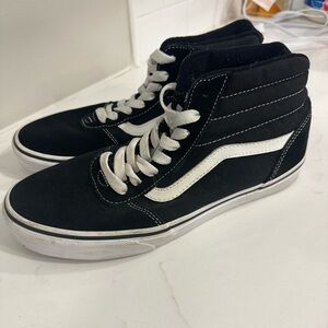 Women’s Vans Sk8- Hi Wide Shoes